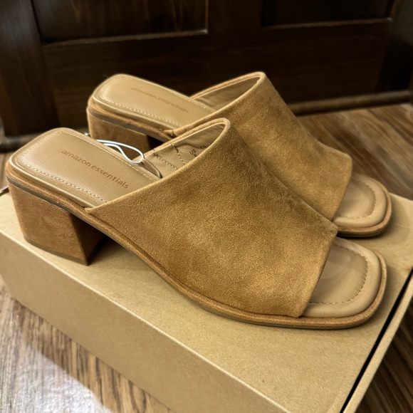NEW!! Amazon Essentials Women's Block Heel Mule - size 9 - Picture 3 of 9